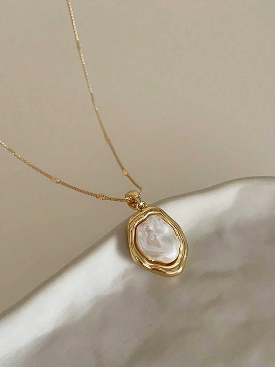1PC Elegant French Baroque Faux Pearl Pendant Necklace