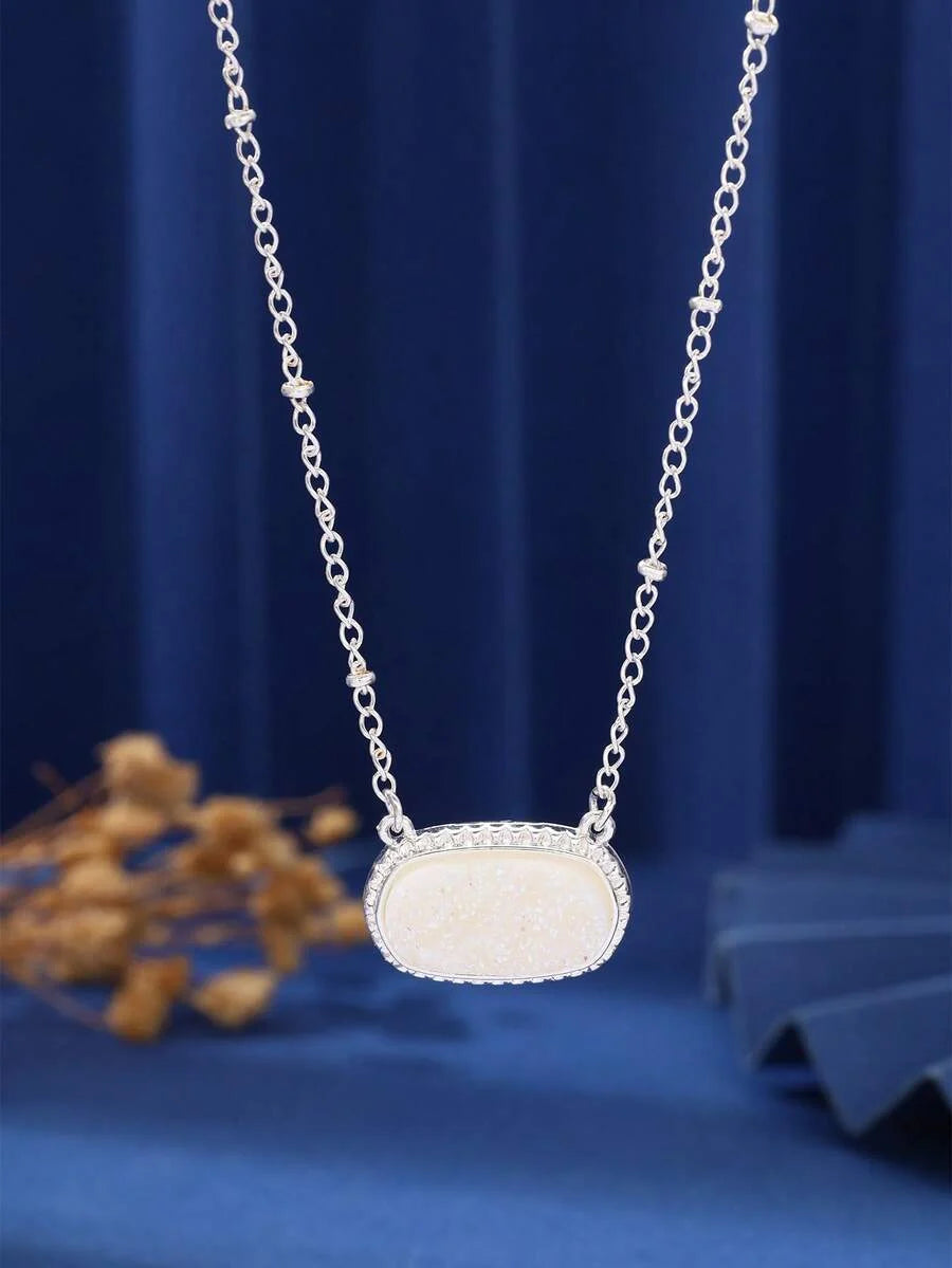 1pc Oval Pendant Necklace, Copper, Fashionable European And American Style, For Girlfriend Everyday Wear