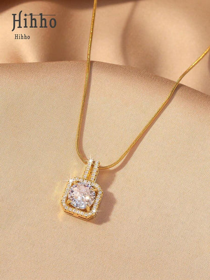 1pc Pink Gemstone Necklace, Gold Snake Bone Chain Luxurious Design, Suitable For Everyday Wear, Dates, Outfit Accessory