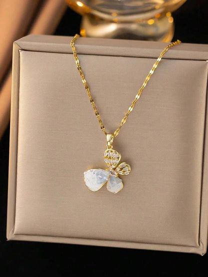 1pc Butterfly Shaped Pendant Necklace, Fashionable Creative Design, Minimalist Style Suitable For Daily Wear And Vacation (OPP Bag Packaging)