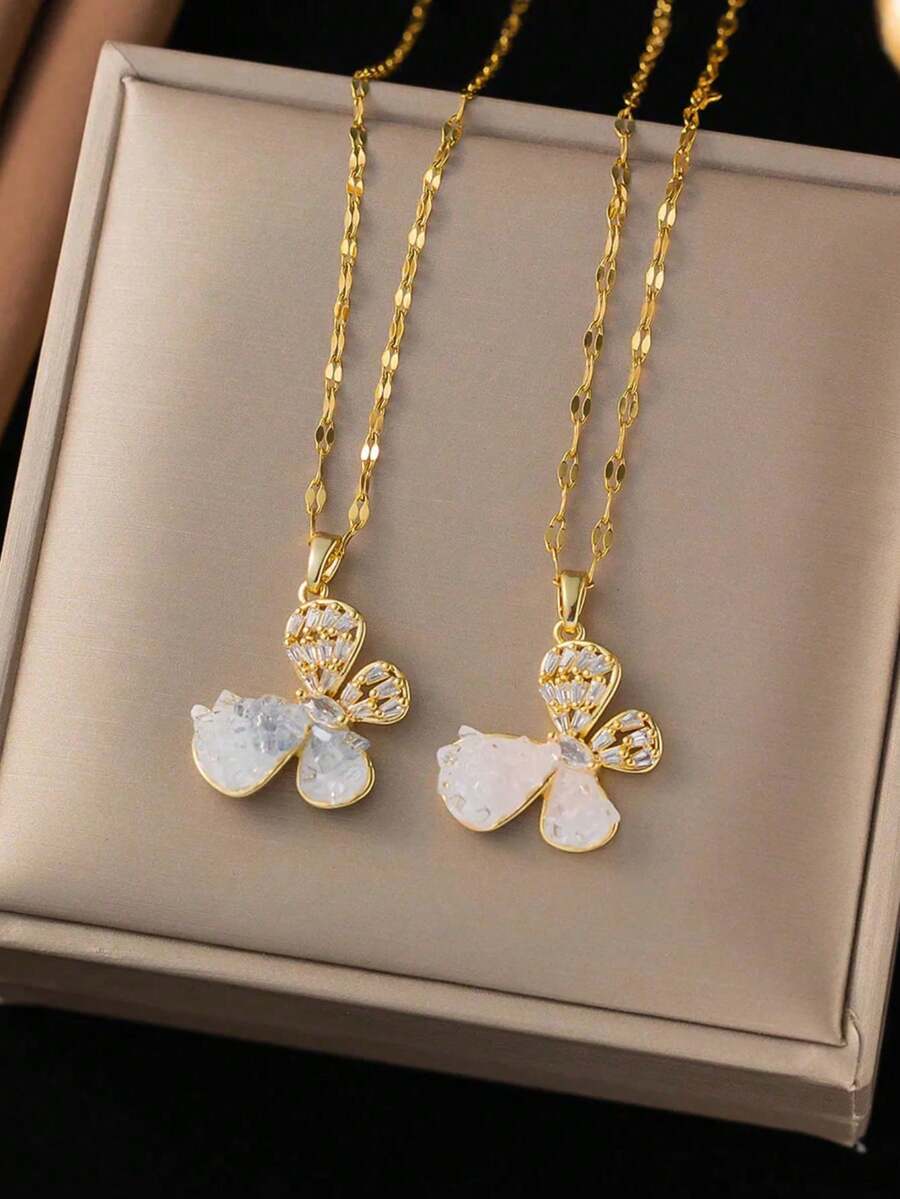 1pc Butterfly Shaped Pendant Necklace, Fashionable Creative Design, Minimalist Style Suitable For Daily Wear And Vacation (OPP Bag Packaging)