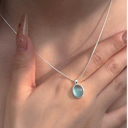 1pc Lightweight Luxurious Silver-Tone Aquamarine Necklace, Minimalist Necklace Design For Women, Versatile Choker, Sweater Chain, Snake Bone Chain, Geometric Oval Pendant, High-End Daily