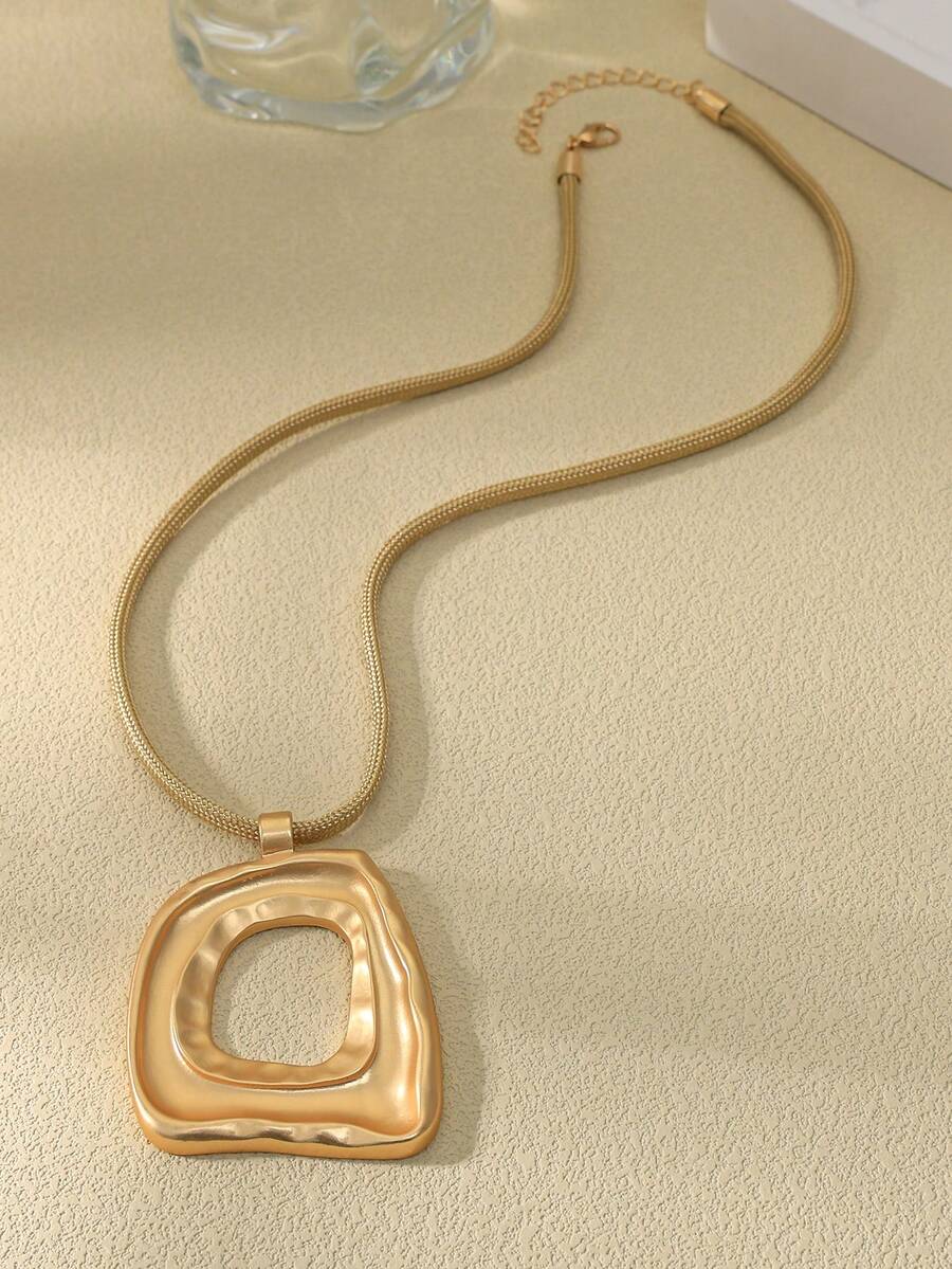 1pc Matte Gold Asymmetric Square Pendant Necklace, Suitable For Women's Daily Wear