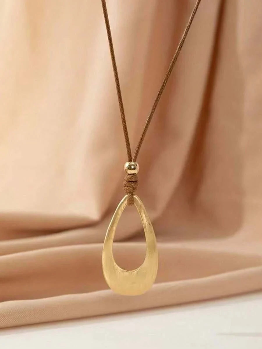 Vintage Teardrop Pendant Necklace