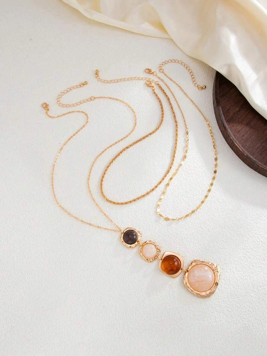 Vintage Resin Geometric Pendant Necklace