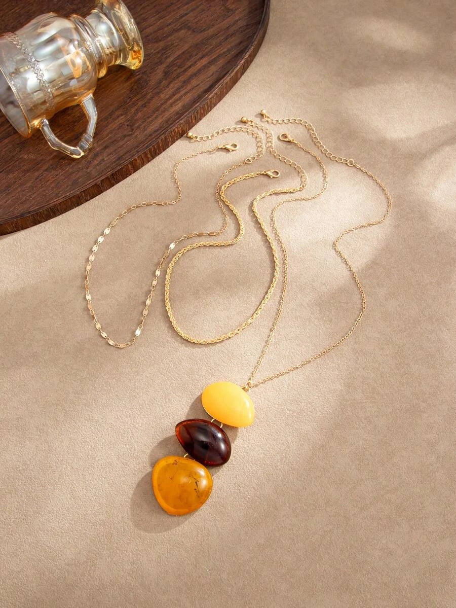 Vintage Resin Geometric Pendant Necklace