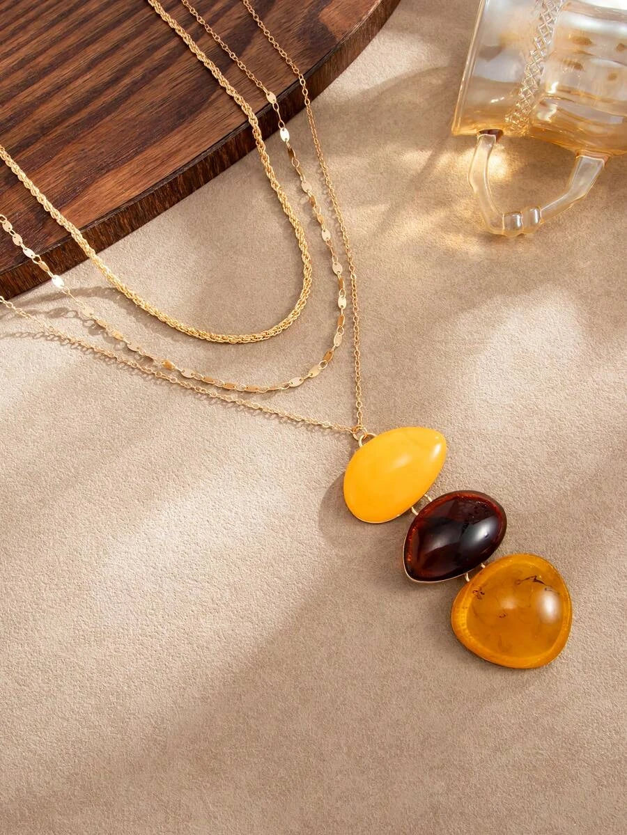 Vintage Resin Geometric Pendant Necklace