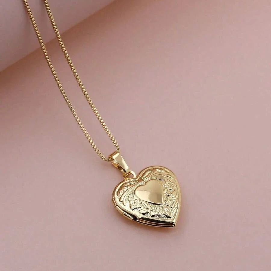 Vintage Lace Heart Photo Pendant Necklace