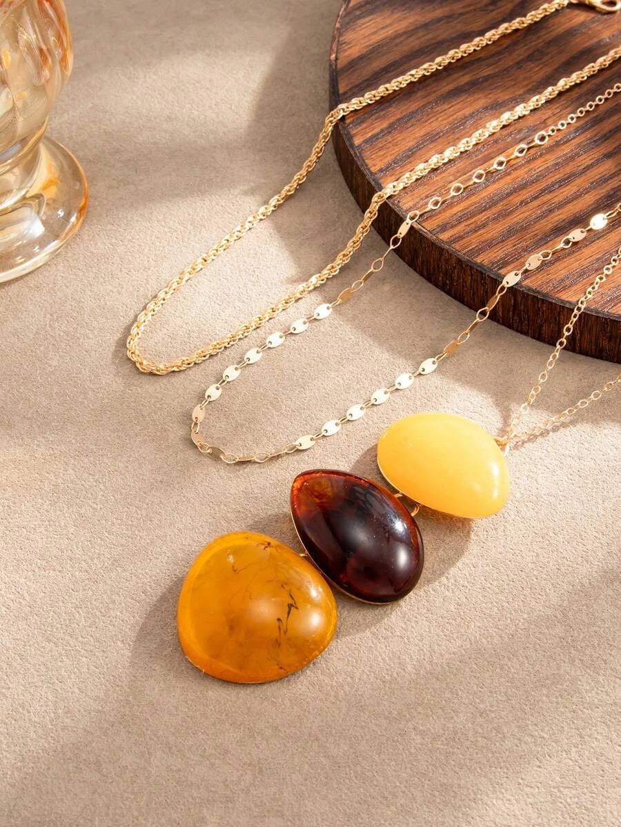Vintage Resin Geometric Pendant Necklace