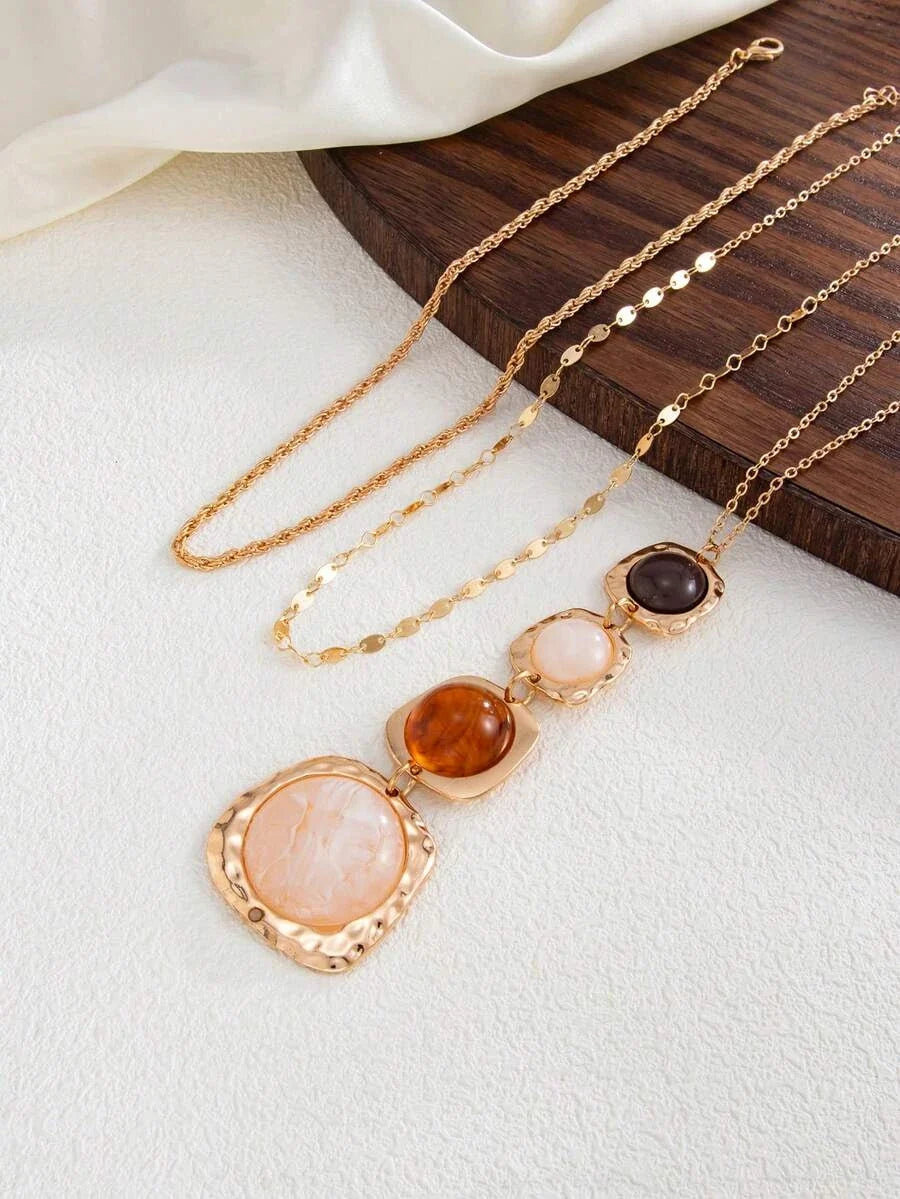 Vintage Resin Geometric Pendant Necklace