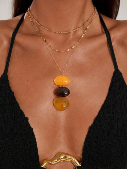 Vintage Resin Geometric Pendant Necklace